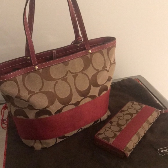 Coach Handbags - Vintage Coach bag